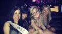 Dans la limousine entre copines