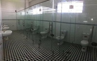 Toilettes pour personnes non pudiques
