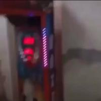 Il a tout dans les bras