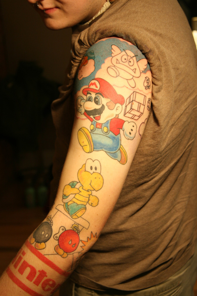 Un tatouage de fan de Mario.