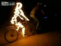 Cycliste en feu