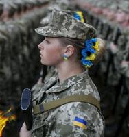 Faut pas exagérer ! Soldate ukrainienne...