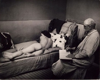 Henri Matisse faisant quelques croquis d'après modèle