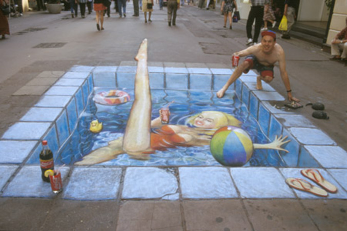 Une peinture qui donne l'illusion que cet homme va se baigner.