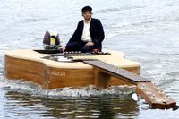 Guitarboat