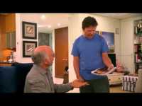 un extrait de "Curb Your Enthusiasm" de et avec larry david et michael J fox en guest