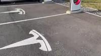 Pendant ce temps là près des super chargeur tesla,