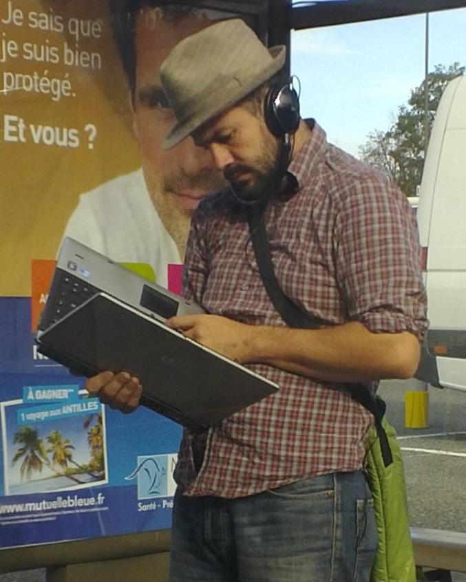 Pourquoi acheter une liseuse ou une tablette ? J'ai mon portable !