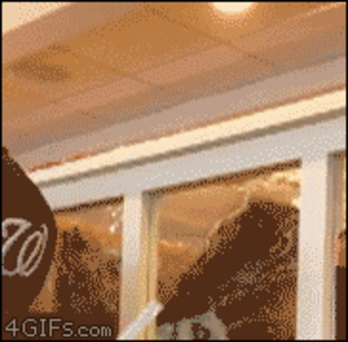 Petite fille au resto