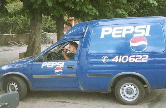 Il doit pas aimer le Pepsi.