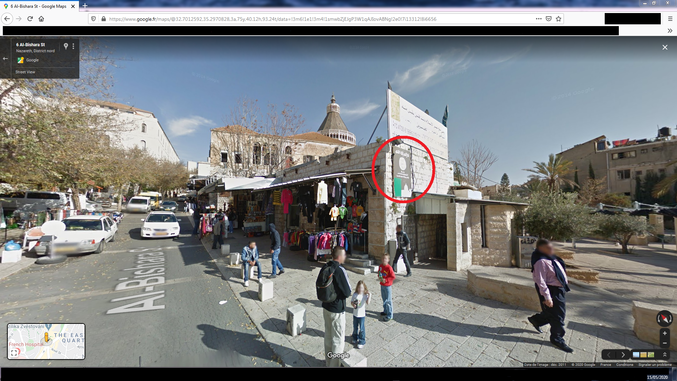 Nazareth, Israël
Un drapeau de l'Etat Islamique près de la basilique de l'Annonciation.
C'est un comble ou un conte ?