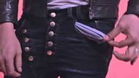 Des pantalons de branleurs..