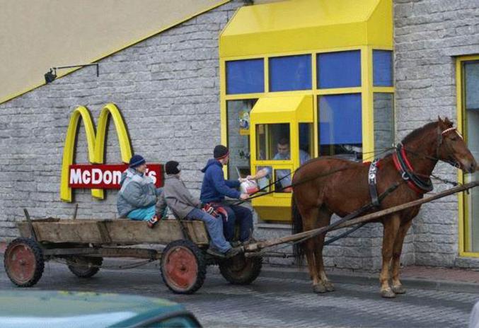 Un Mc Drive accessible en chariot.