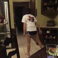 Le visage de la déception d'un père