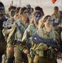 Soldats de l'armée israélienne à l'exercice, maquillage de camouflage inclus
