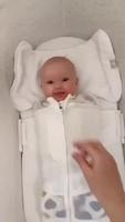 Bébé entravé 
