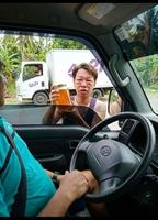 un vendeur de miel atypique...