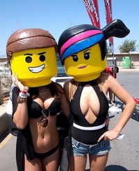 Qui joue encore aux Lego?