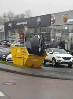 Le cendrier devait être plein