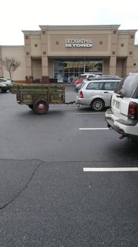 Bonjour, je cherche la voiture de Monsieur Connard