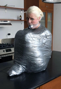 Pendant le confinement, si ta moitié te gêne, réduis-la...