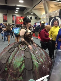 Xéna et les soirées mondaines 