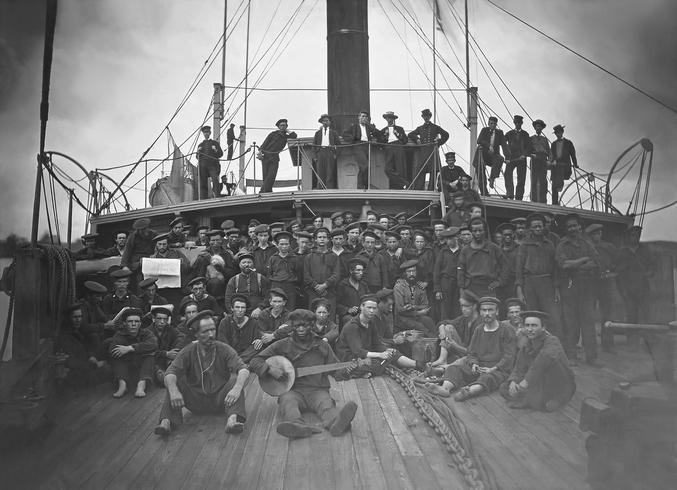 Contrairement à l'immense majorité de l'armée, l'intégration était plus courante dans l'US Navy.