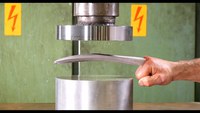 Adamantium vs Presse Hydraulique