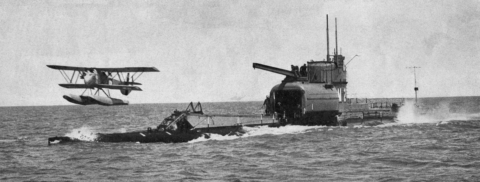 1er porte-avions sous-marin au monde, le HMS M2 F39a592b8a5bffeb79ae91824bc53fa4