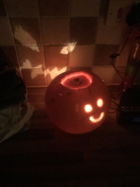 Derrière le visage d'ange