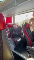 Ambiance de bus entre mec 