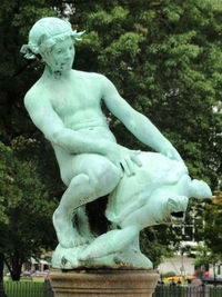 La statue et la tortue