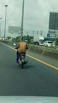 Pendant ce temps, en Thaïlande...