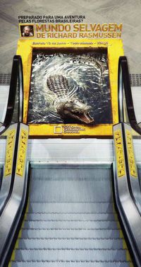En bas de l'escalator