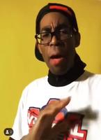 l'Autotune c'est rajouté par ordi? Ben non, c'est lui qui les fait.