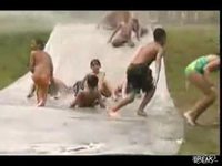 Faceplant au toboggan