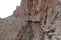 Sentier de promenade à flanc de montagne...