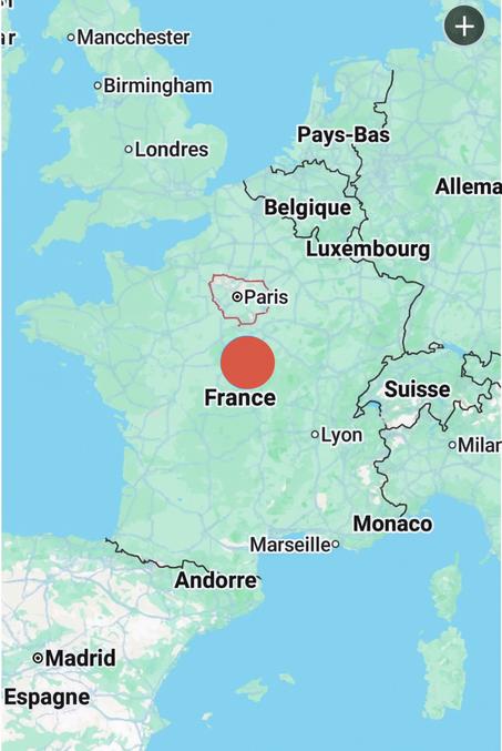 Elle pourrais faire la taille de ce rond rouge . 



Détail de la "Super-Ville Française" de 8327km2  :

Cette ville hypothétique, conçue pour concentrer l'intégralité de la population française (environ 68 millions de personnes réparties en 30,9 millions de ménages), a été délibérément dimensionnée sur une surface de 8327km2 pour garantir un niveau de vie nettement plus spacieux que dans les capitales actuelles. Les 30,9 millions de logements sont basés sur une taille de 80 m2 par ménage (logements collectifs et immeubles de hauteur moyenne, sans jardins privés pour préserver l'espace). Tous les éléments essentiels sont intégrés : lieux de travail pour les 30 millions d'actifs, écoles, hôpitaux, centres commerciaux et administratifs, ainsi que les espaces publics vitaux comme les parcs, les places et les grandes avenues.
Il est crucial de souligner que cette ville jouirait d'une qualité de vie et d'un confort spatial nettement supérieurs à la plupart des grandes agglomérations. Sa densité de population n'atteindrait qu'environ 8166 habitants par kilomètre carré . Cette densité est significativement plus faible que la majorité des grandes villes françaises et des capitales occidentales majeures. En comparaison directe, la ville de Paris intra-muros est deux fois et demie plus dense (environ 20000 \km2, et notre ville serait également moins dense que des métropoles comme Lyon ou New York. Cela signifie que, bien qu'elle soit une seule et gigantesque agglomération, notre ville hypothétique serait beaucoup plus aérée et moins congestionnée, offrant de vastes espaces ouverts et un environnement moins dense et plus respirant pour ses 68 millions d'habitants.
De plus, en termes de superficie, cette "super-ville" de 8327km2 serait nettement plus petite que la seule région Île-de-France (qui couvre 12012 km2), démontrant qu'une urbanisation complète et confortable de toute la nation n'occuperait qu'une fraction modeste du territoire existant.
