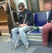 Je suis aveugle, mais je me soigne