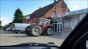 Tracteur peut-être assemblé un vendredi soir d'avant les vacances...