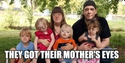 C'est charmant ! Ils ont tous les yeux de leur maman !