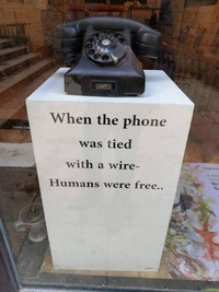 Époque révolue du téléphone branché