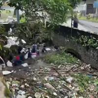 Pendant ce temps là à Bali 