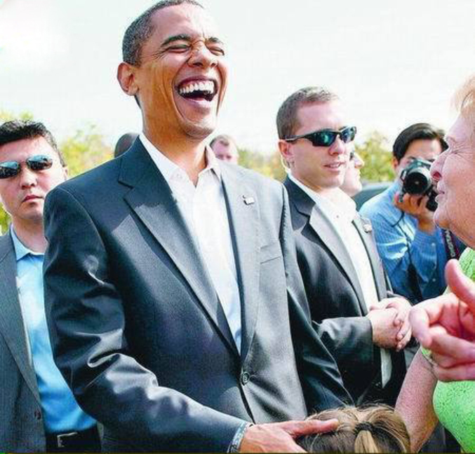 Barack et la petite fille... Une photo prise au bon moment.