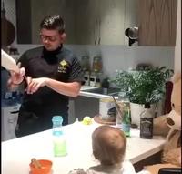 Un papa doué !