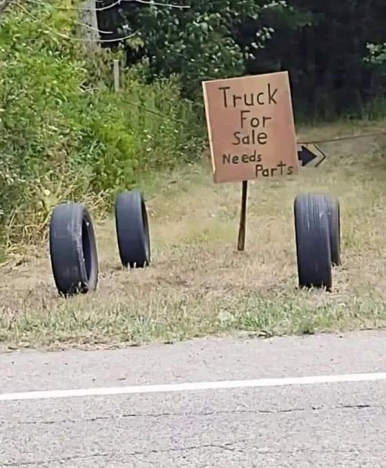 Camion à vendre, quelques pièces manquantes...