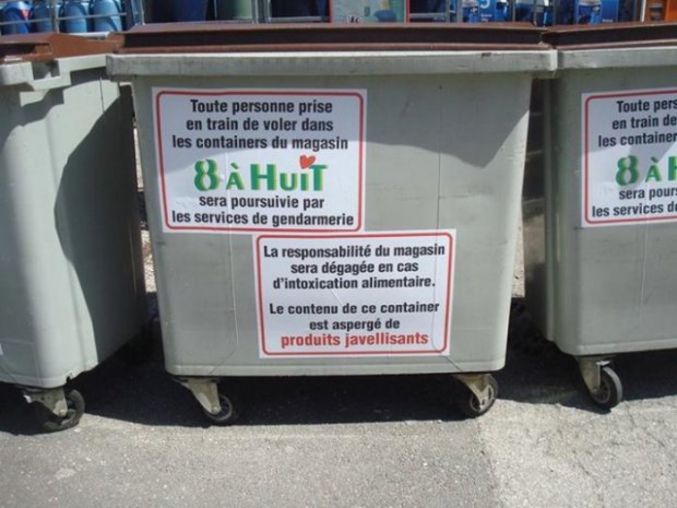 ... Oser voler les ordures dans les poubelles, quand même!...