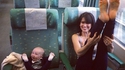 Bébé veut faire comme maman!