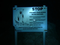 Mise en garde devant une grotte sous-marine
