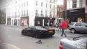 Crash d'une caisseàsavonquiallaittropvitepoursonconducteuràpetitebiteetpoufiassedécolorée, à Londres